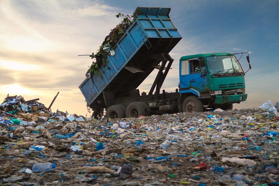 Discariche e smaltimento rifiuti, l&#8217;Europa ha un problema con l’Italia