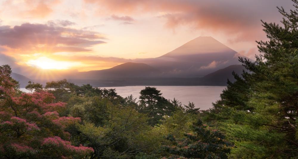 Monte Fuji ancora senza neve: la prima volta da 130 anni