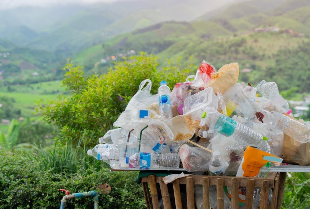 Stop alla plastica: 3 strategie per ridurne la produzione