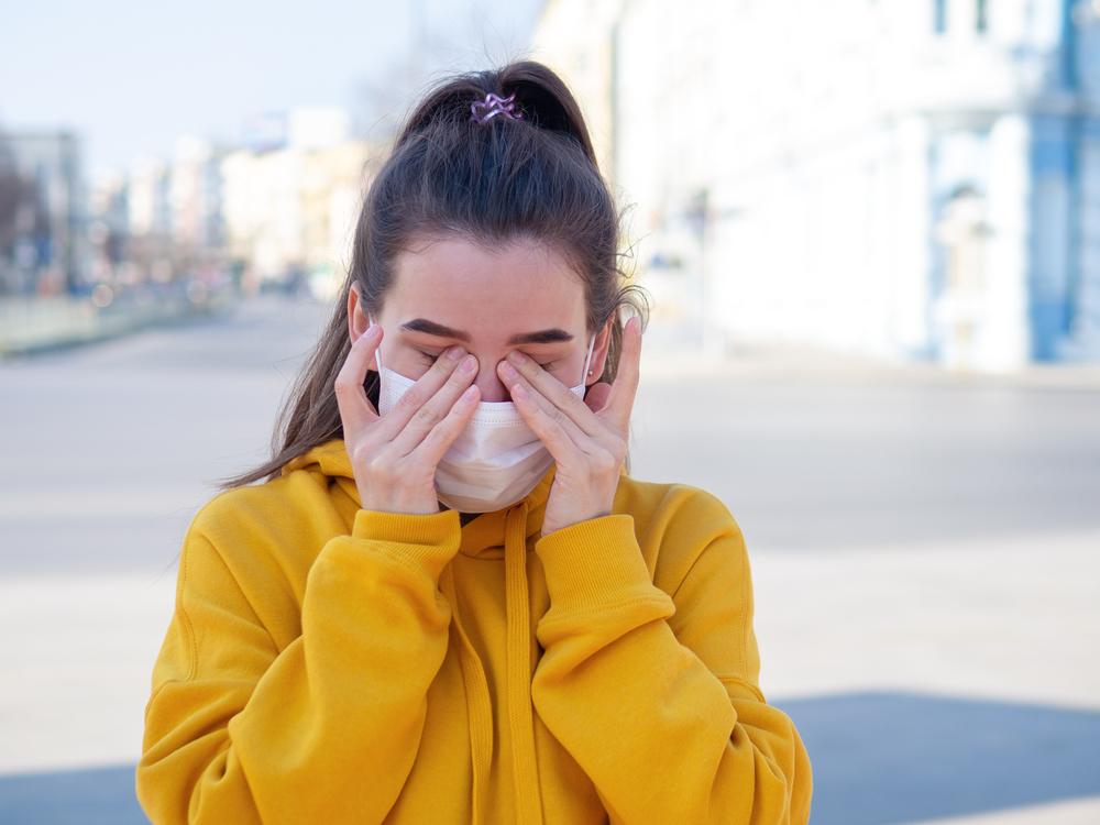 Inquinamento e salute degli occhi: lo smog aumenta l’incidenza di disturbi